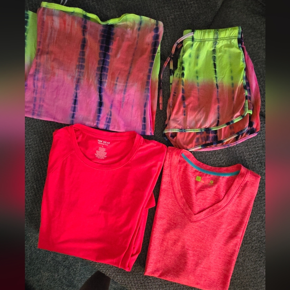 Size Lg Lot Of 2 Tees, 1 Tank, 1 Pair Of Shorts And A Strapless Mini Dress..